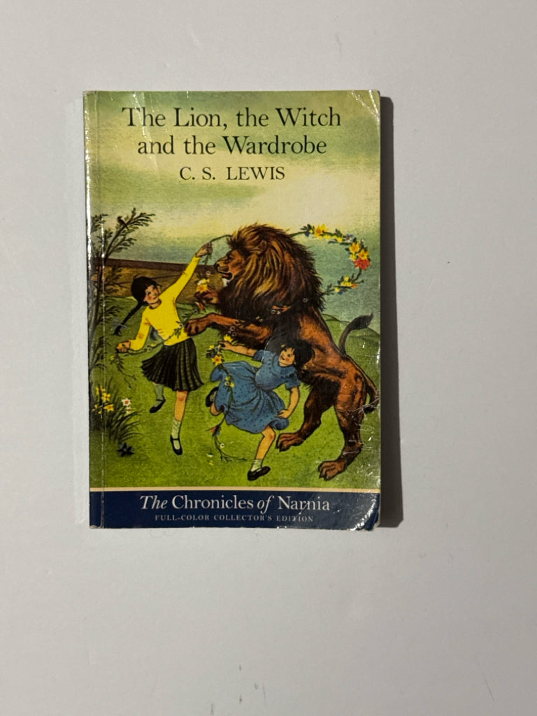 The Lion, the Witch and the Wardrob Harper Trophy Pre-Owned Fiction Books