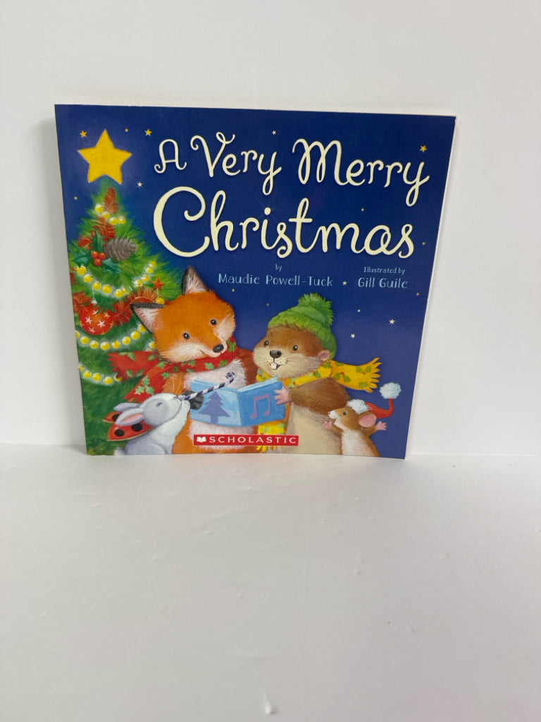 A Very Merry Christmas Maudie Powell-Tuck Scholastic Paperback Books
