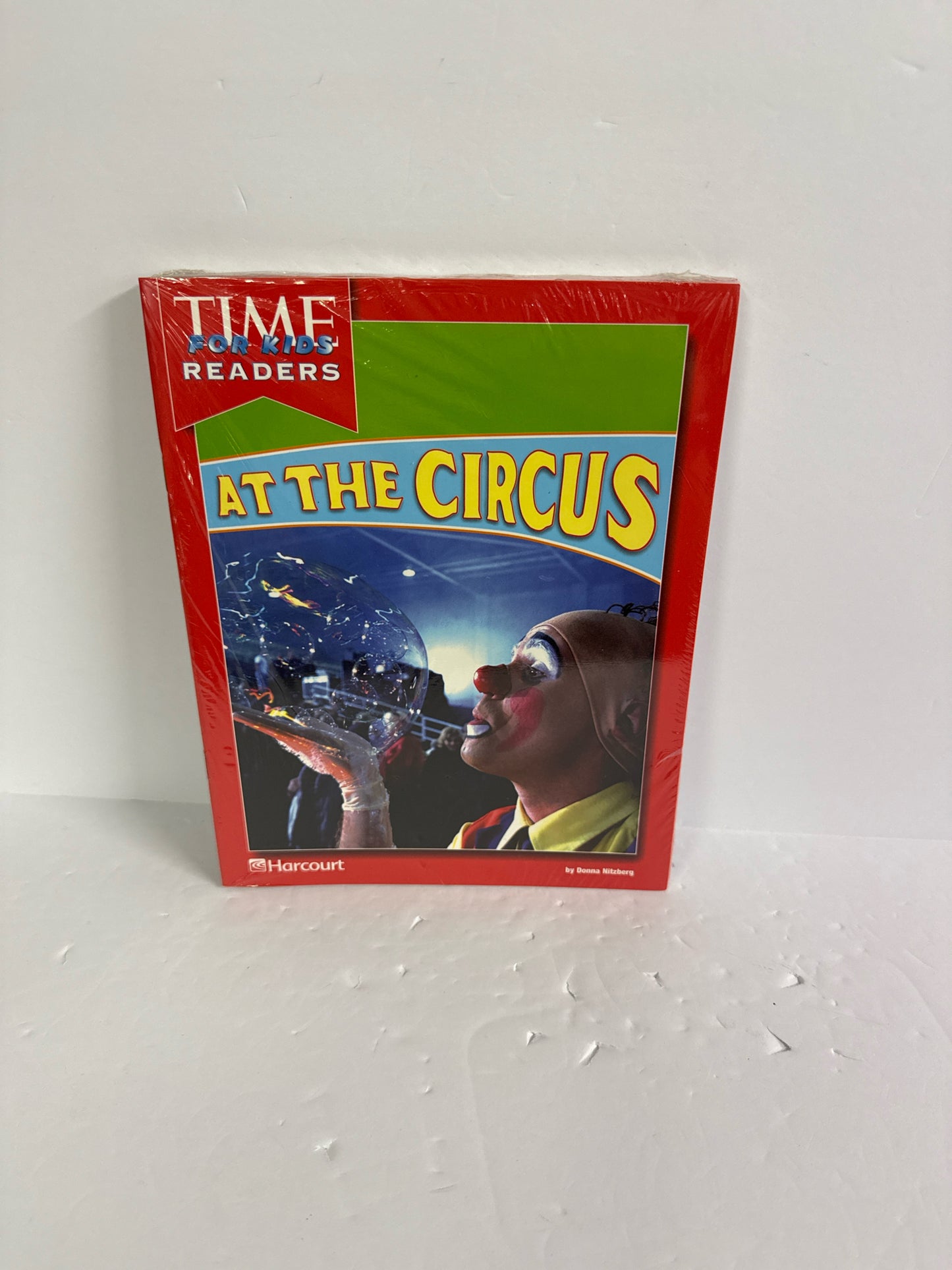 At the Circus Harcourt Reader Pre-Owned Donna Nitzberg Reading Textbooks
