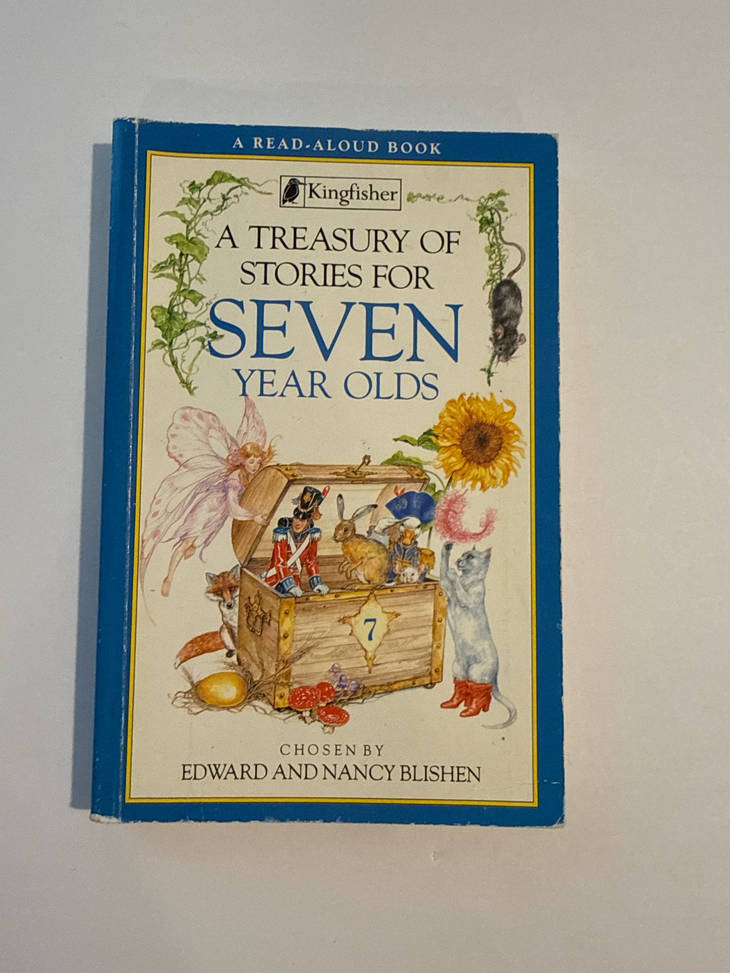 A Treasury of Stories for Seven Yea Kingfisher Pre-Owned Fiction Books