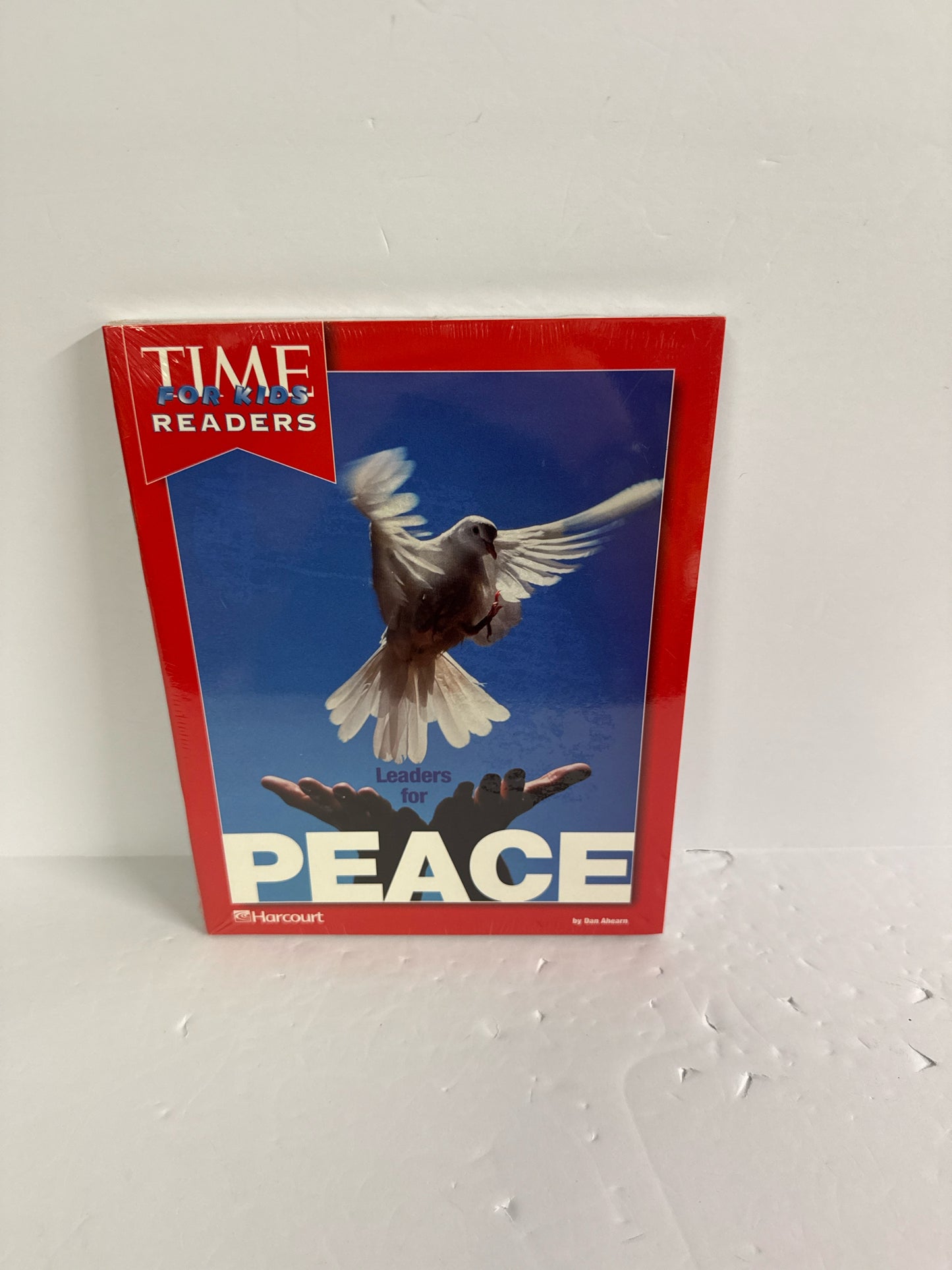 Leaders for Peace Harcourt Reader Pre-Owned Dan Ahearn Reading Textbooks