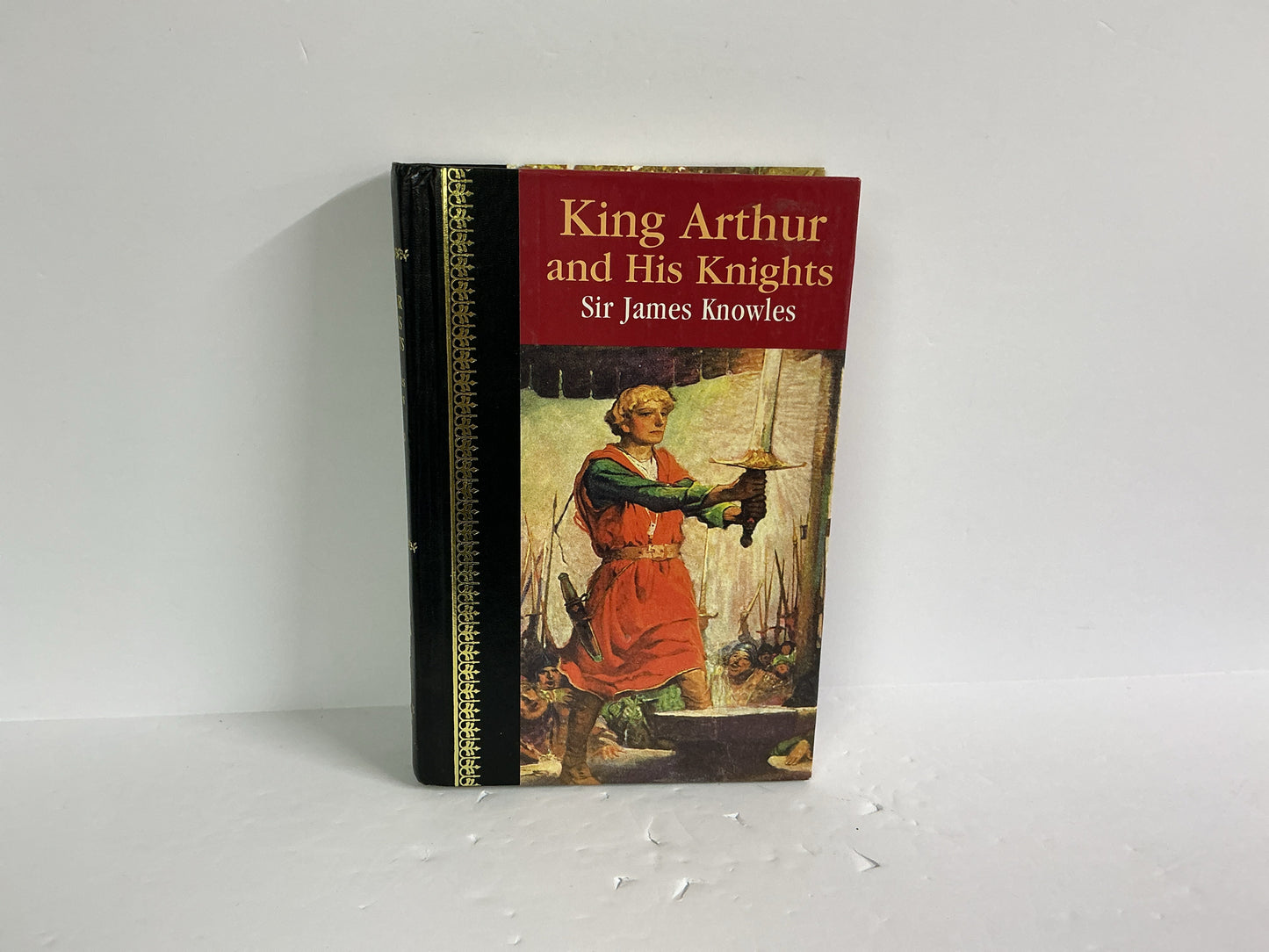 King Arthur and His Knights Children's Classics Pre-Owned Fiction