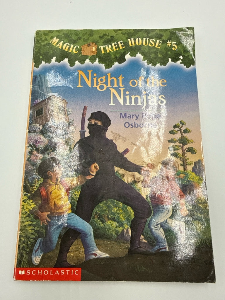 Night of the Ninjas Mary Pope Osborne Scholastic Juvenile Books