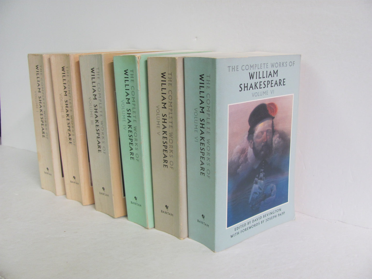 The Complete Works of William Shake Bantam Set Pre-Owned Fiction Books