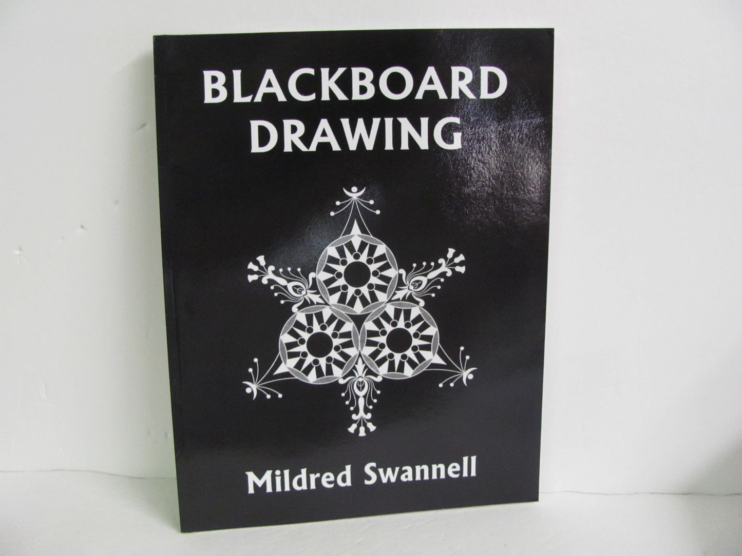 Blackboard drawing Yesterday's Classic- Pre-Owned Swannell Elementary Art Books