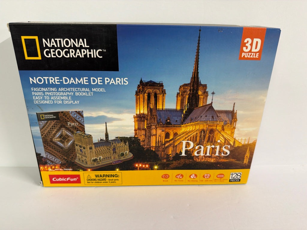 Notre-Dame De Paris National Geographic Puzzle  Preowned Games/Puzzles