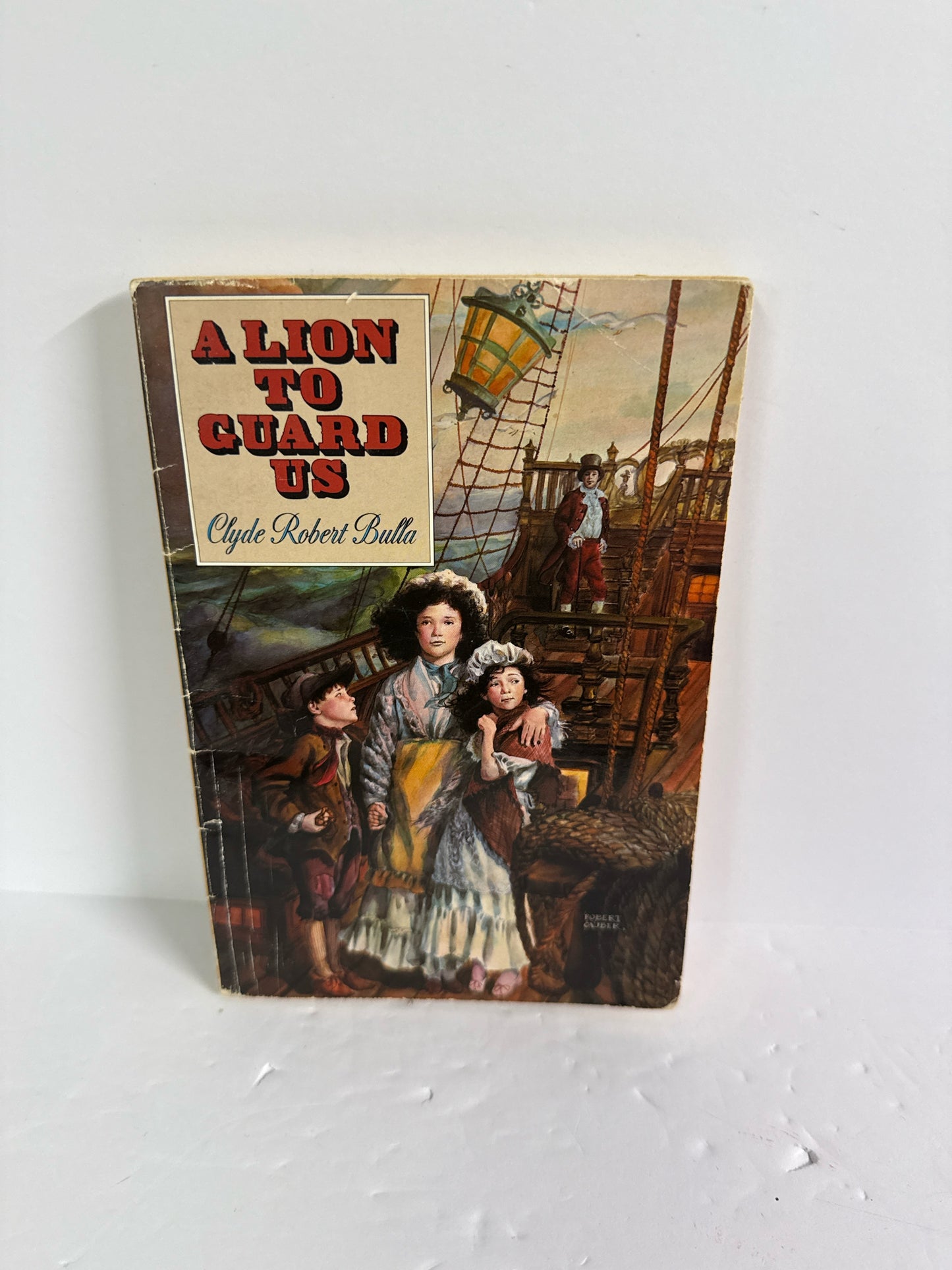 A Lion to Guard Us Harper Trophy Pre-Owned Clyde Robert Bulla Fiction Books