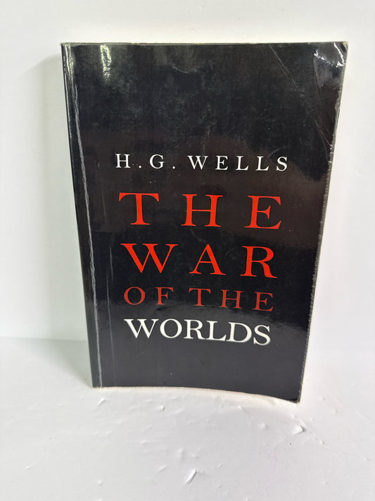 The War of the Worlds Tribeca Pre-Owned H.G. Wells Fiction Books
