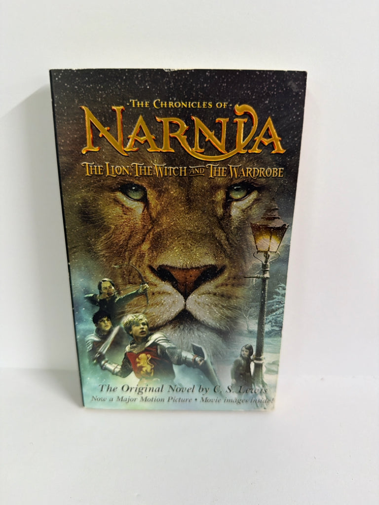 The Lion, the Witch and the Wardrob Harper Collins Pre-Owned Fiction Books