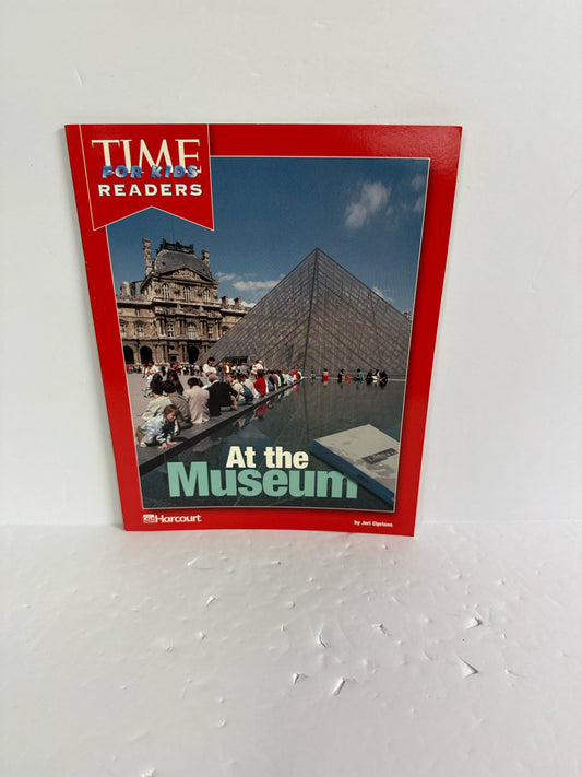 At the Museum Harcourt Reader Pre-Owned Jeri Cipriano Reading Textbooks