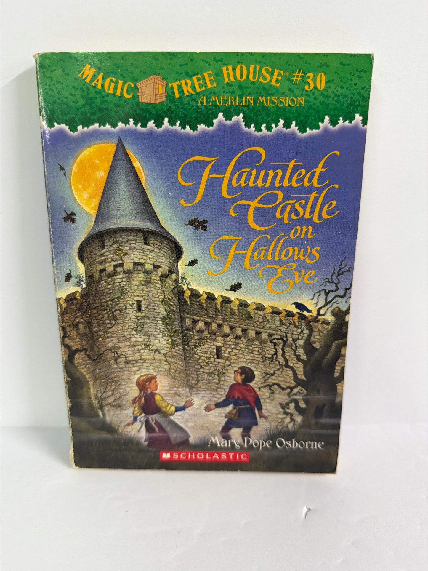Haunted Castle on Hallows Eve Random House Pre-Owned The Magic Tree House
