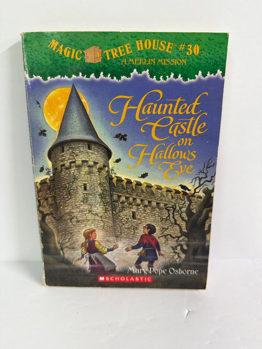Haunted Castle on Hallows Eve Random House Pre-Owned The Magic Tree House