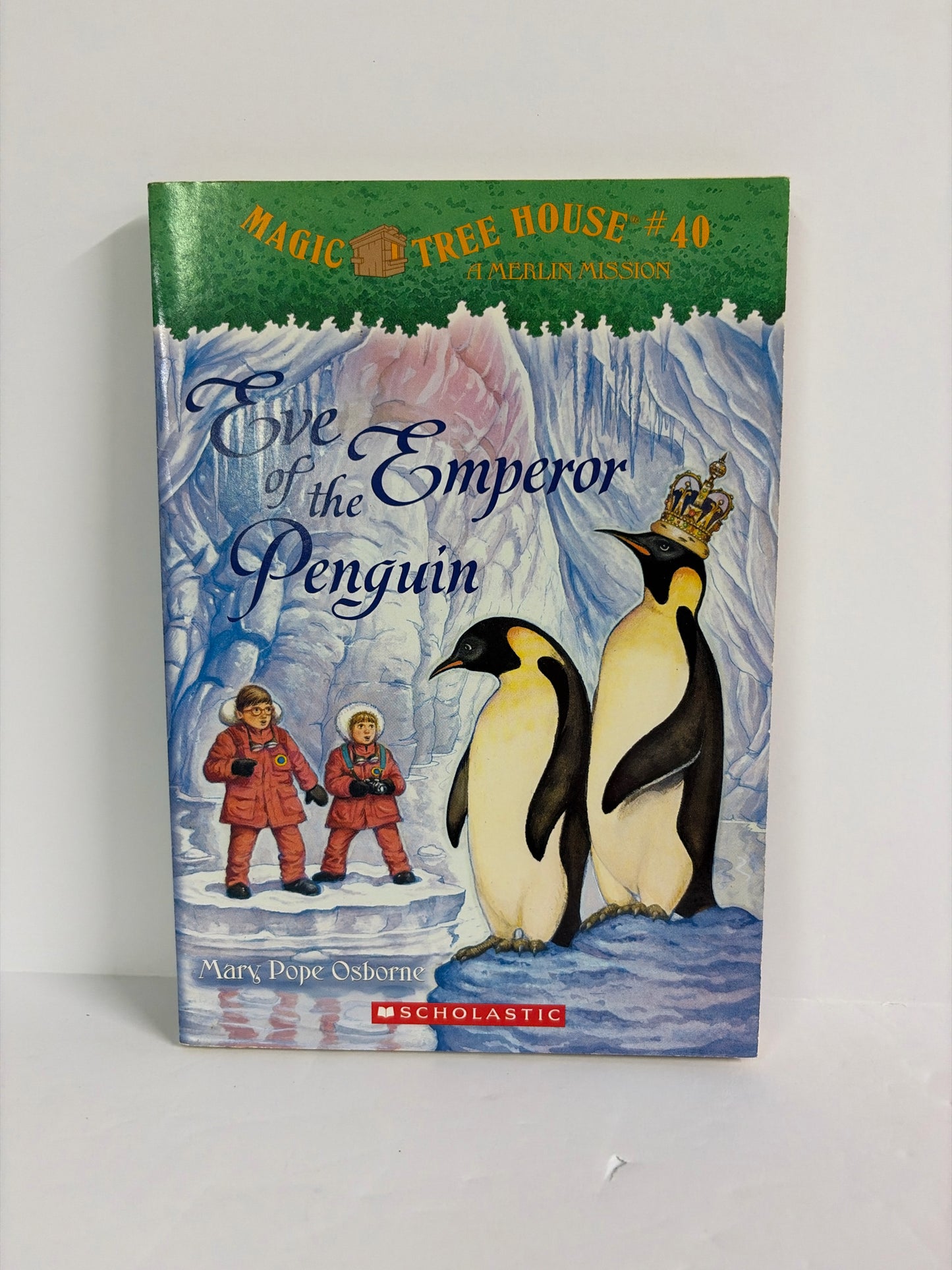 Eve of the Emperor Penguin Random House Pre-Owned The Magic Tree House