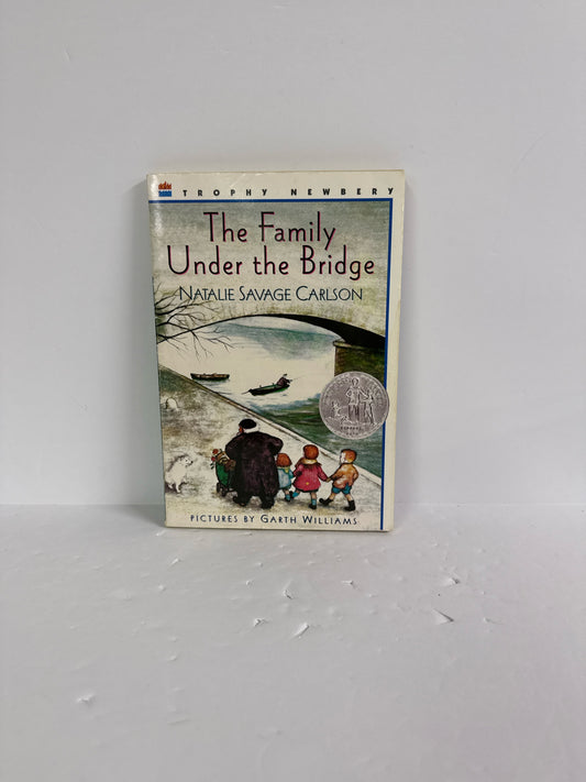 The Family Under the Bridge Natalie Savage Carlson Trophy Newbery Juvenile Books