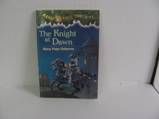 The Knight at Dawn Random House Reader  Pre-Owned The Magic Tree House