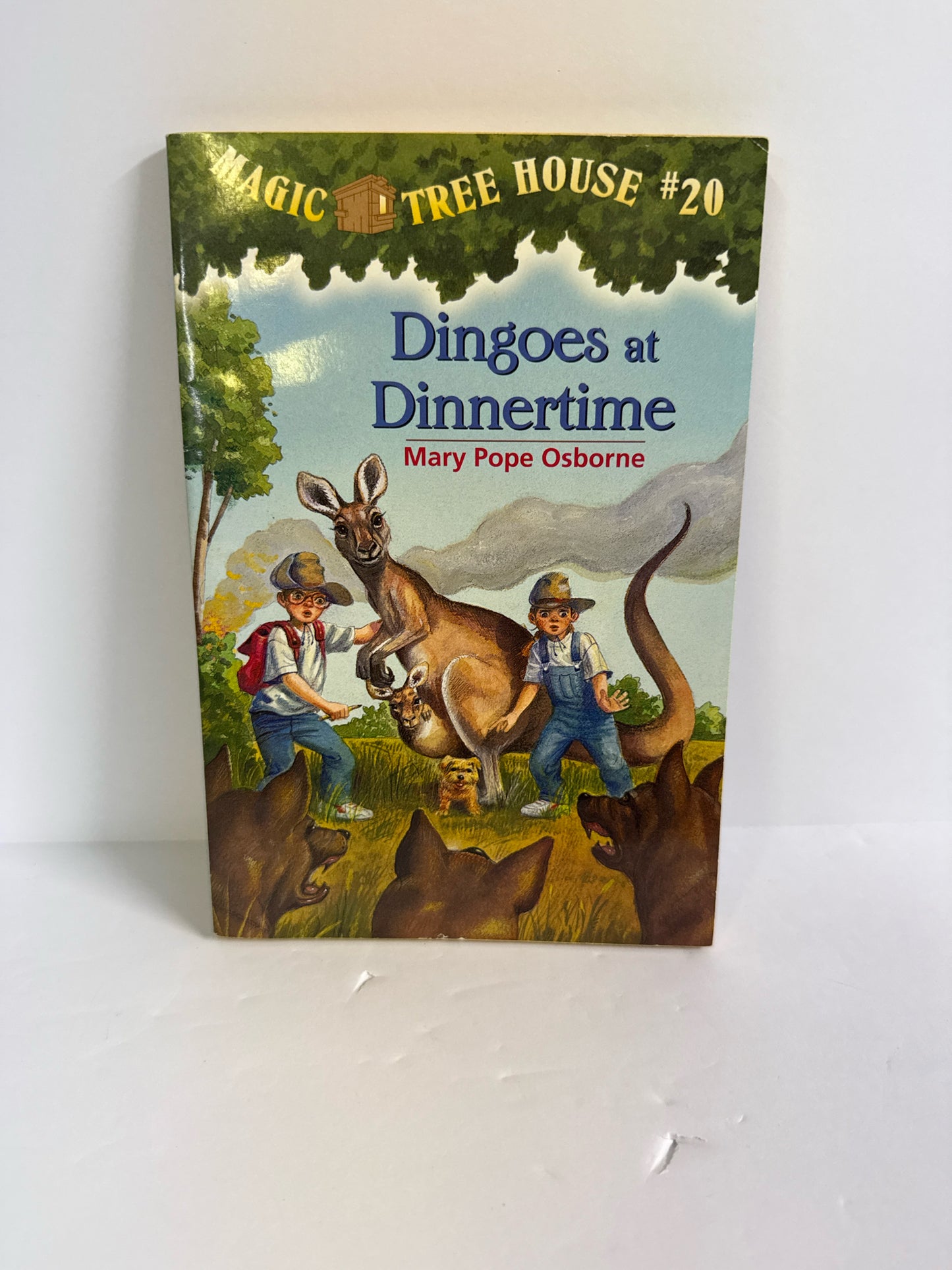 Dingoes at Dinnertime Random House Pre-Owned Elementary The Magic Tree House