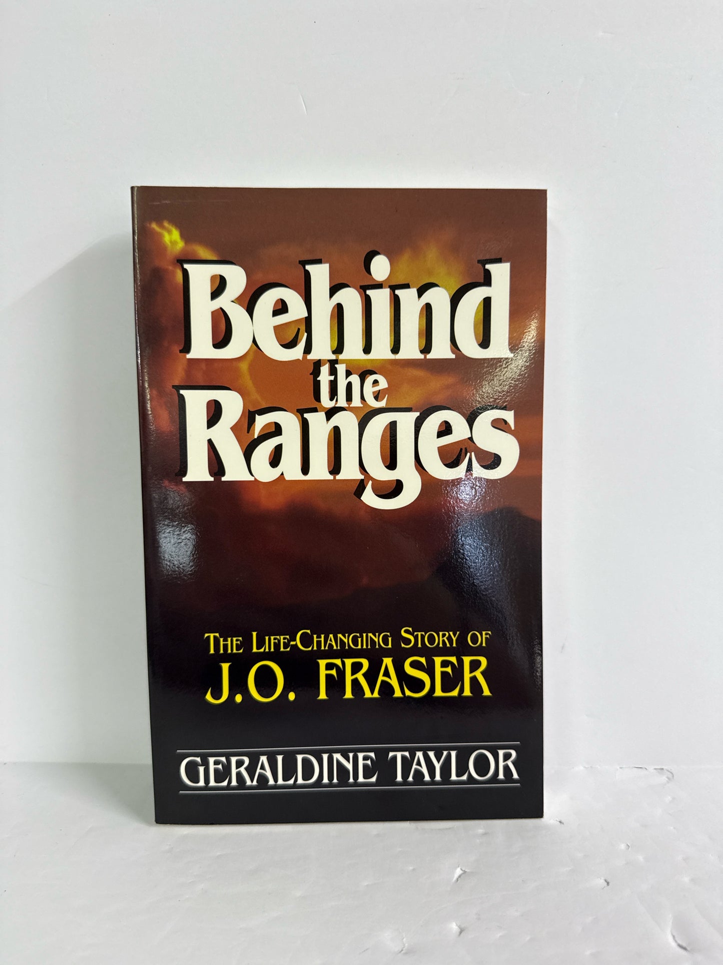 Behind the Ranges OMF Book Pre-Owned Geraldine Taylor Nonfiction