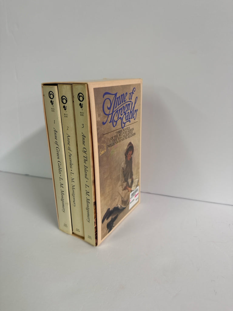 Anne of Green Gables Bantam Set  Pre-Owned L. M. Montgomery Fiction Books