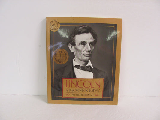 Lincoln A Photobiography Pre-Owned Russell Freedman American History Books