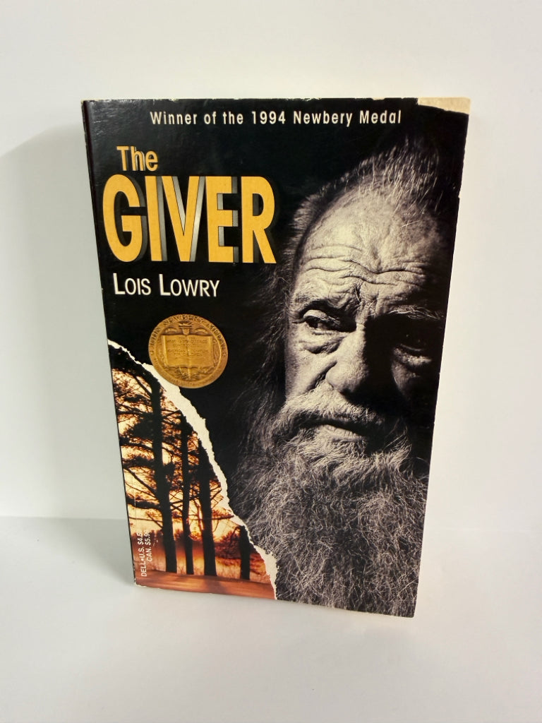 The Giver Bantam Pre-Owned Lois Lowry High School Fiction Books