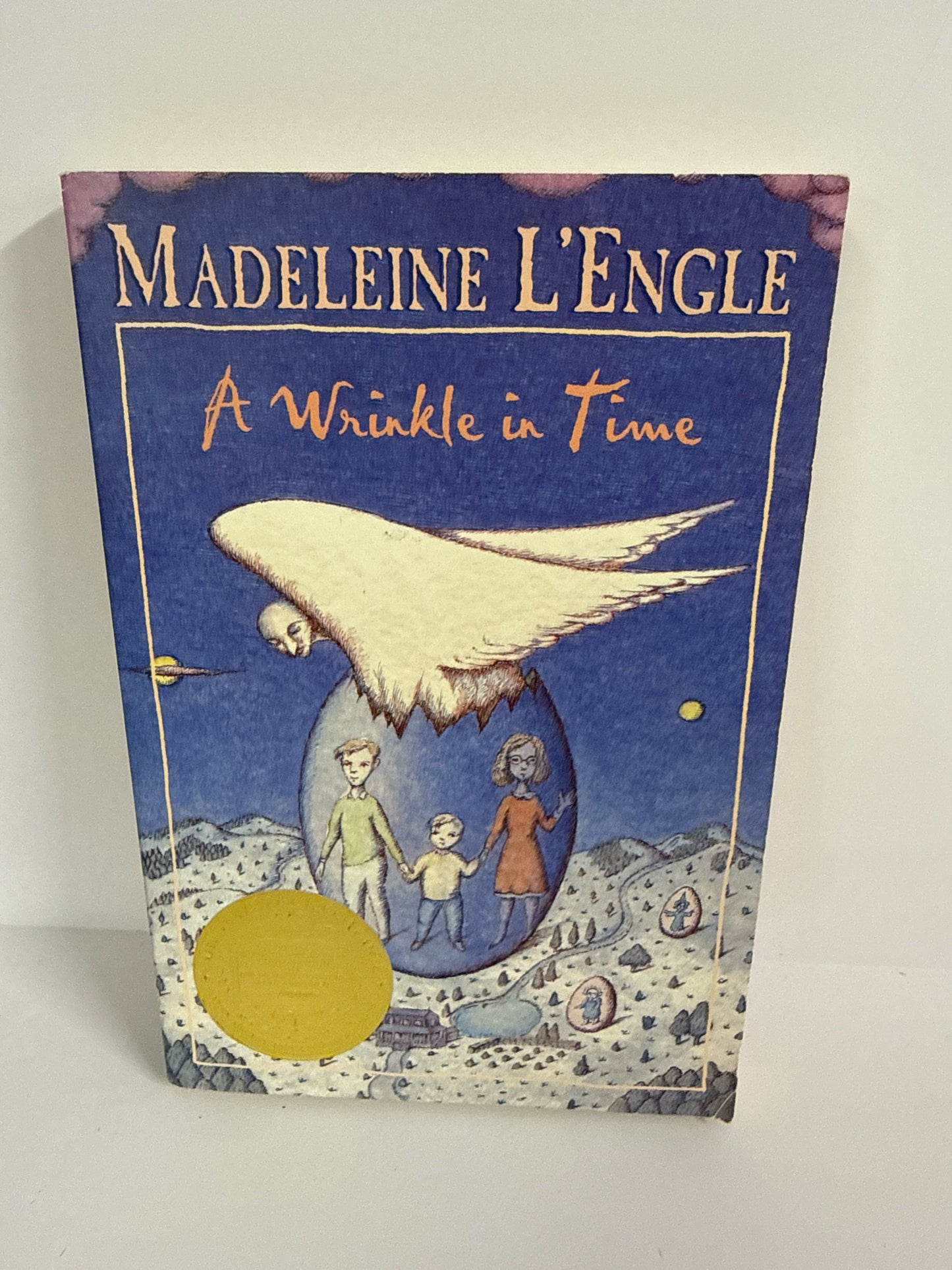 A Wrinkle in Time Yearling Pre-Owned Madeleine L'Engle Elementary Fiction Books