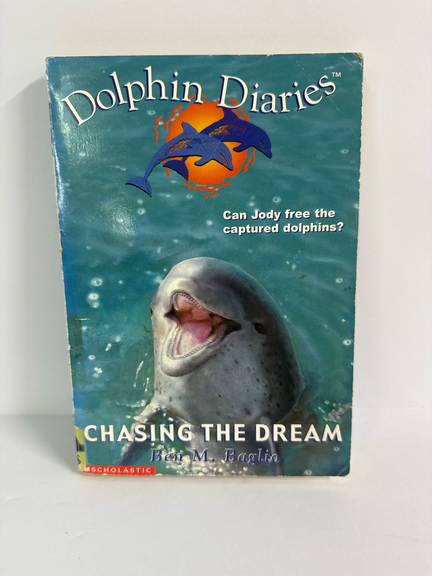 Dolphin Diaries Scholastic Pre-Owned Ben M. Baglio Elementary Fiction Books