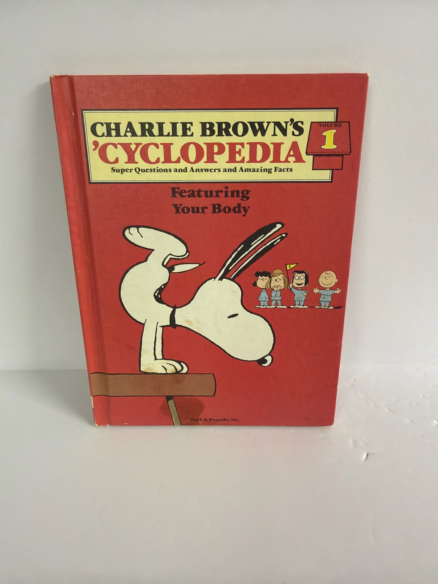 Charlie Brown's 'Cyclopedia Vol. 1 Funk & Wagnalls Pre-Owned Children's Books