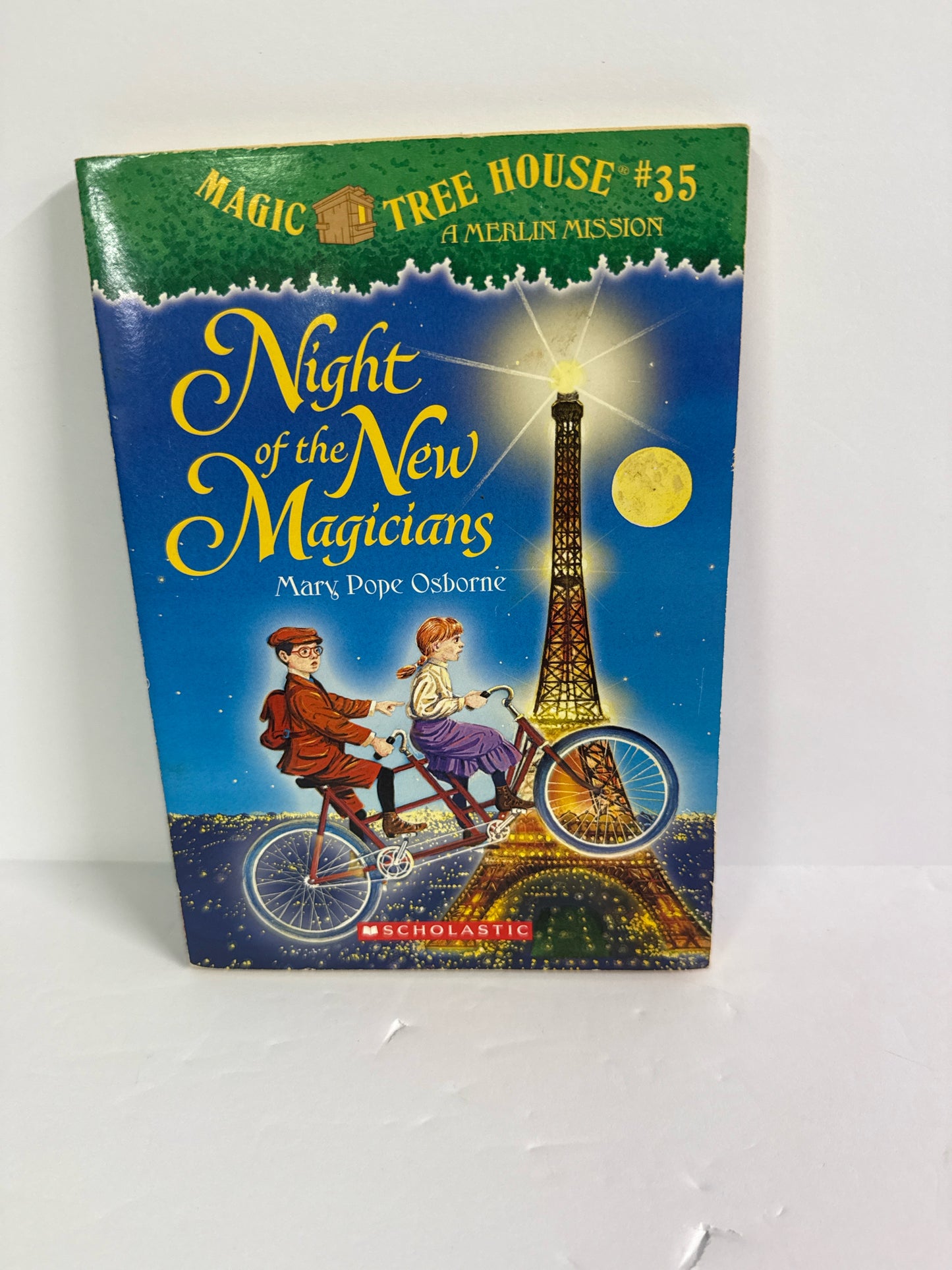 Night of the New Magicians Random House Pre-Owned The Magic Tree House