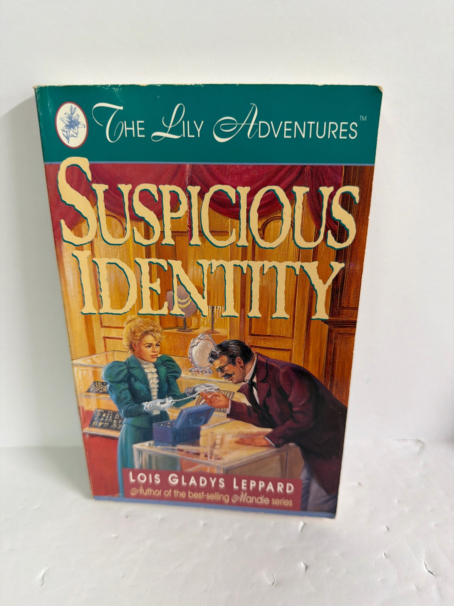 Suspicious Identity Moorings Pre-Owned Lois Gladys Leppard Fiction