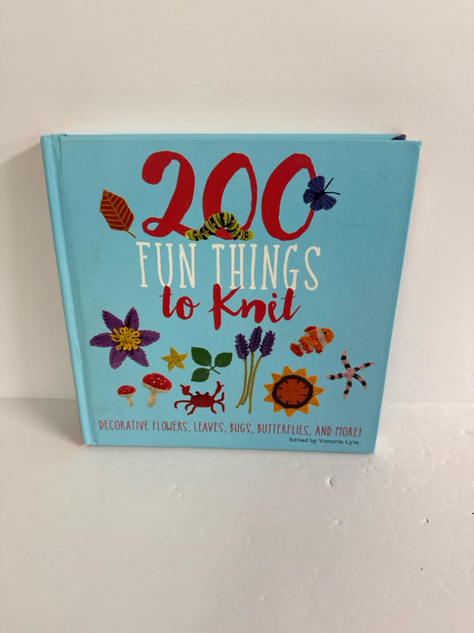 200 Fun Things to Knit Pre-Owned Miscellaneous
