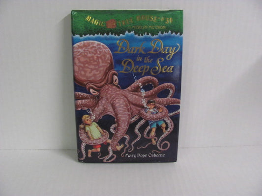 Dark Day in the Deep Sea Random House Reader  Pre-Owned The Magic Tree House