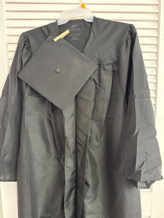 Graduation Cap & Gown Jostens Pre-Owned Miscellaneous