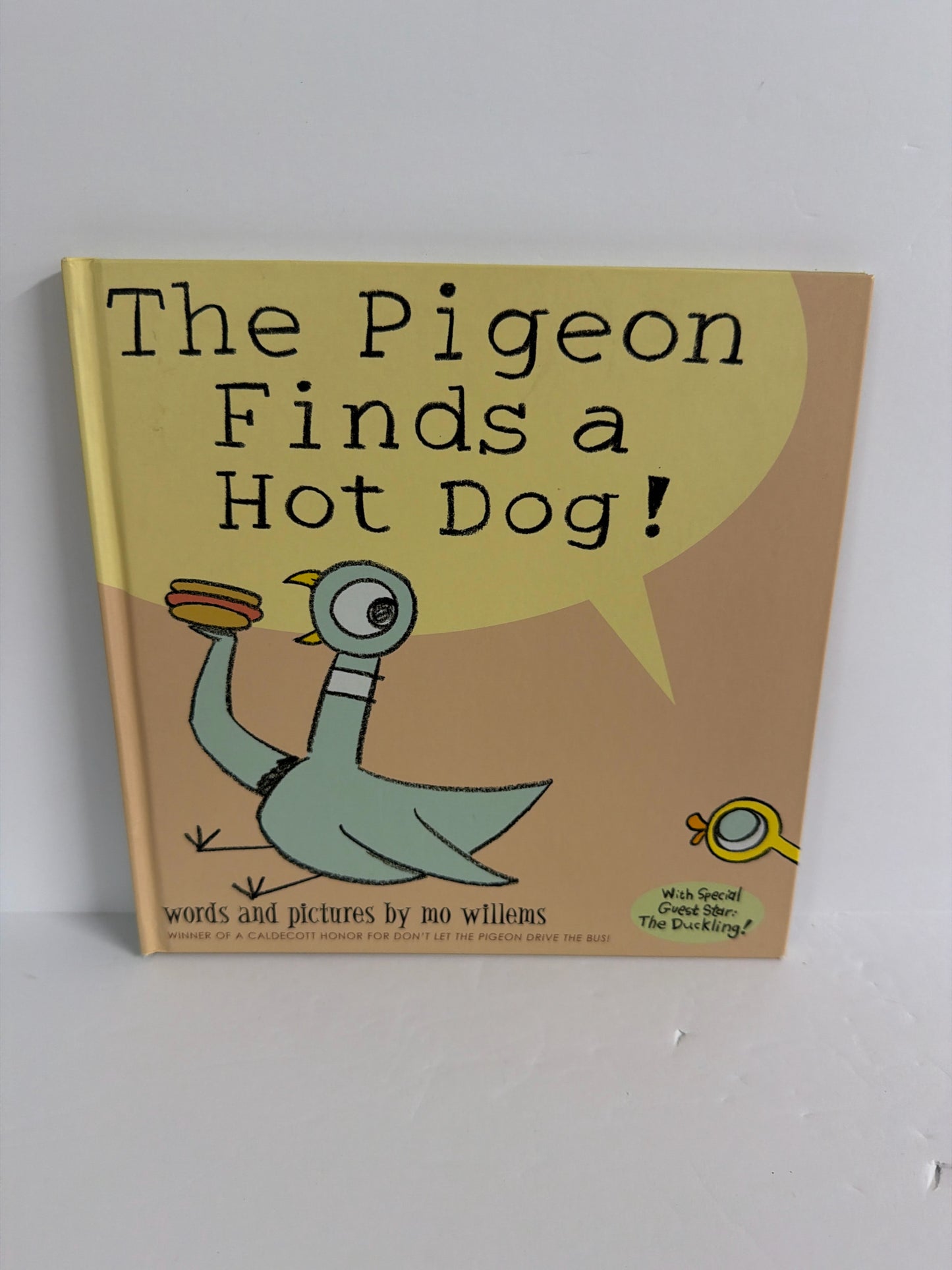 The Pigeon Finds a Hot Dog! Hyperion Pre-Owned Mo Willems Children's Books