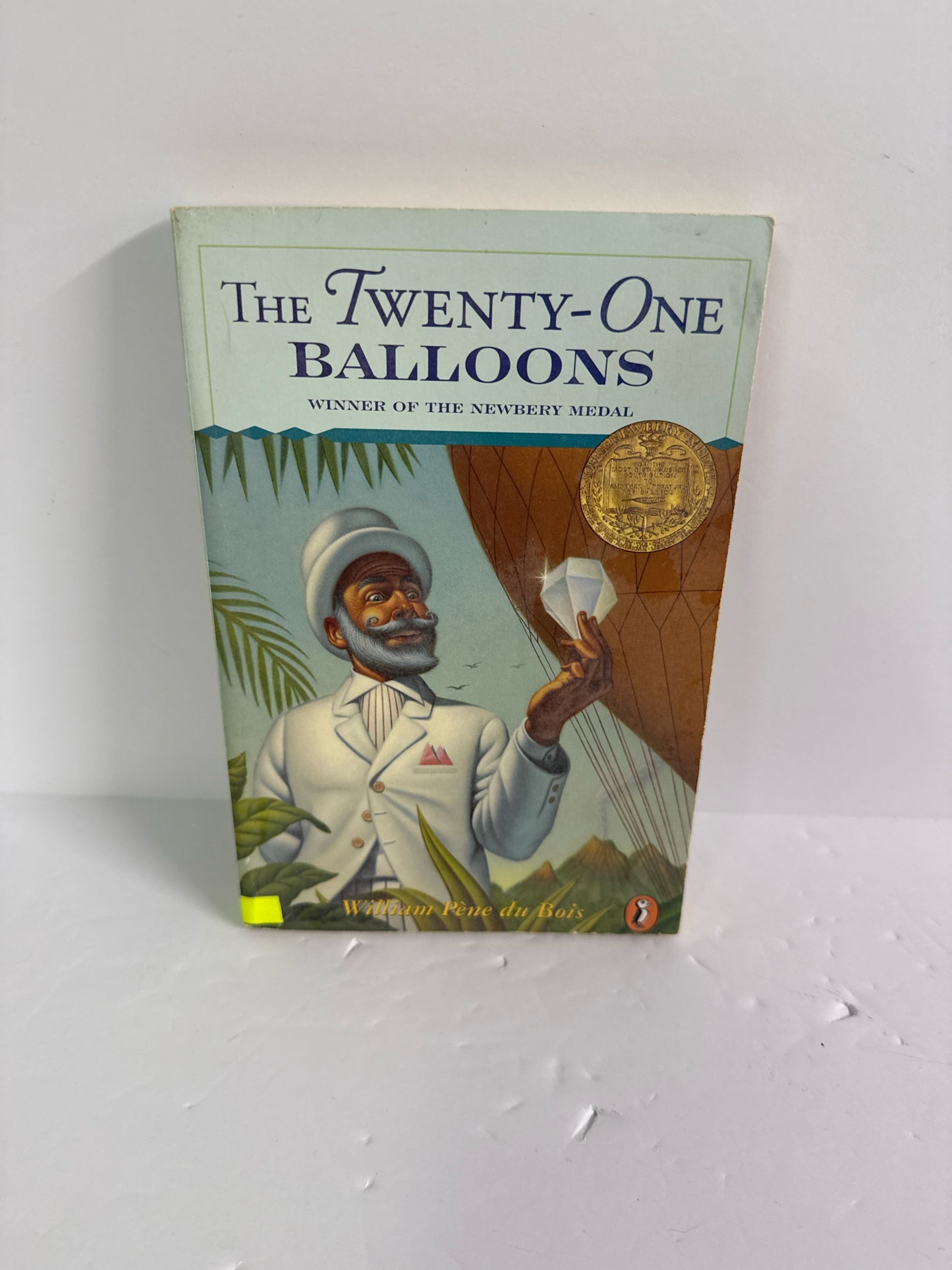 The Twenty-one Balloons Puffin Books Pre-Owned Upper Elementary Fiction Books