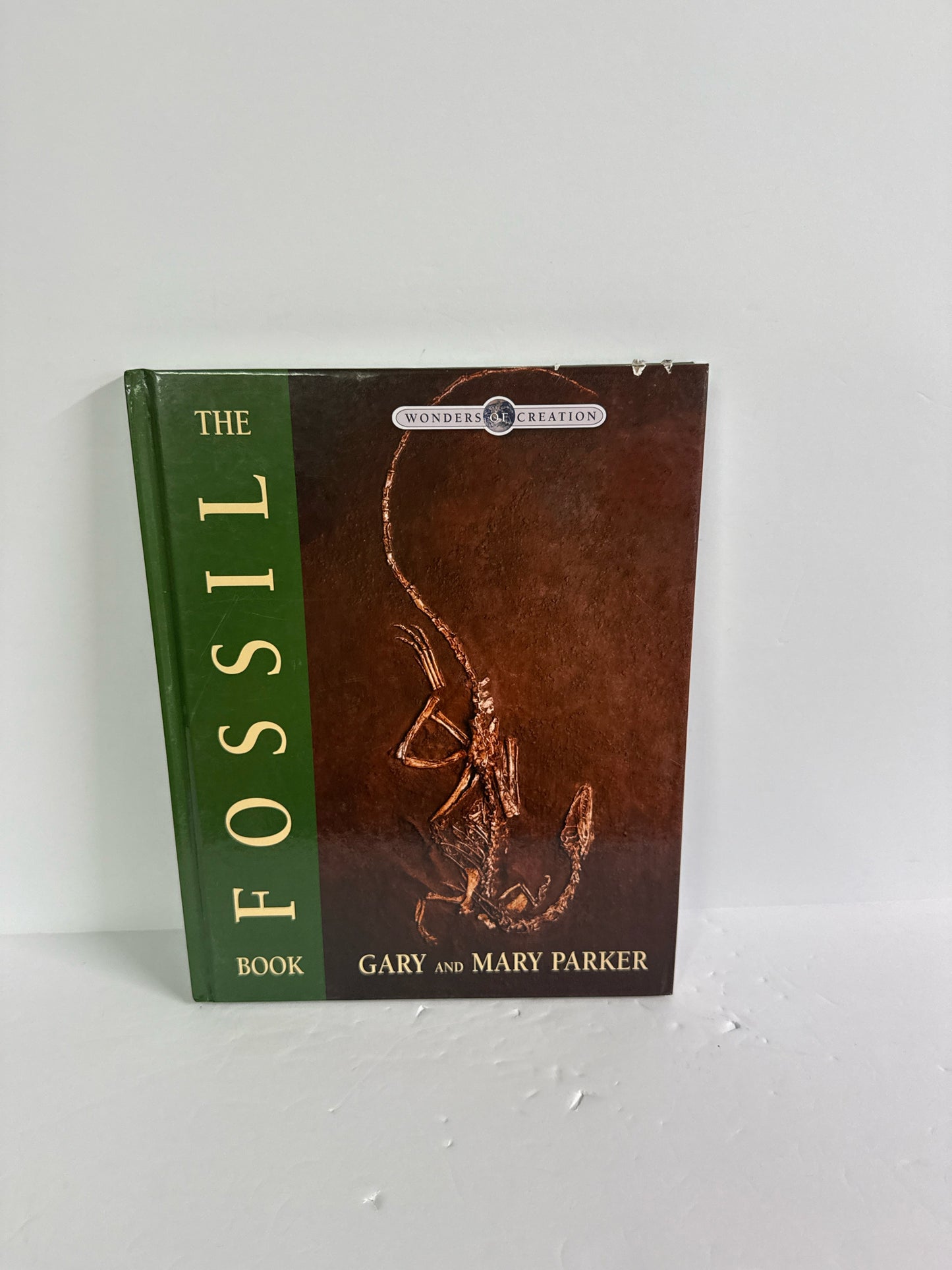 The Fossil Book MasterBooks Student Text  Pre-Owned Science Textbooks