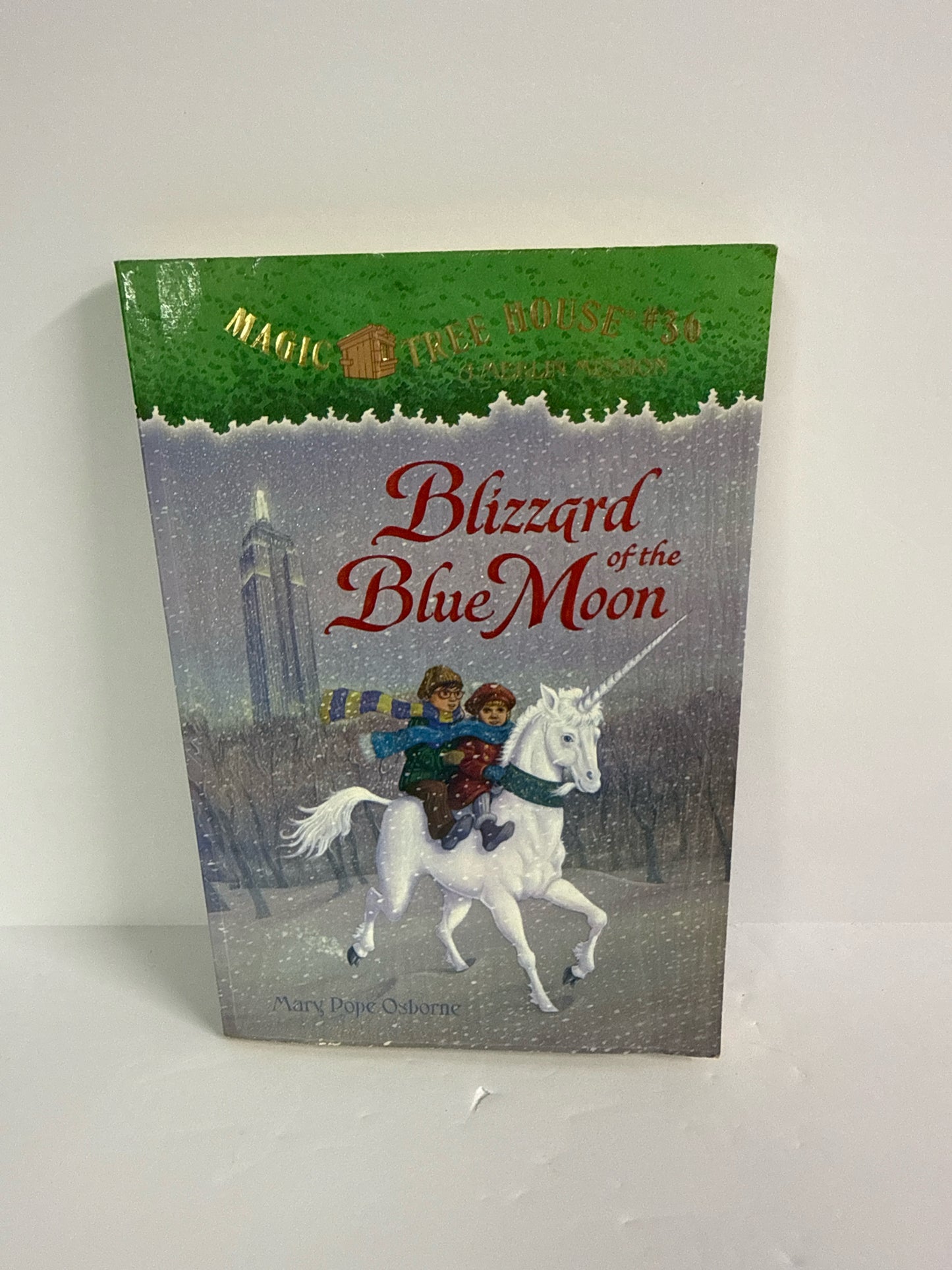 Blizzard of the Blue Moon Random House Pre-Owned Elementary The Magic Tree House